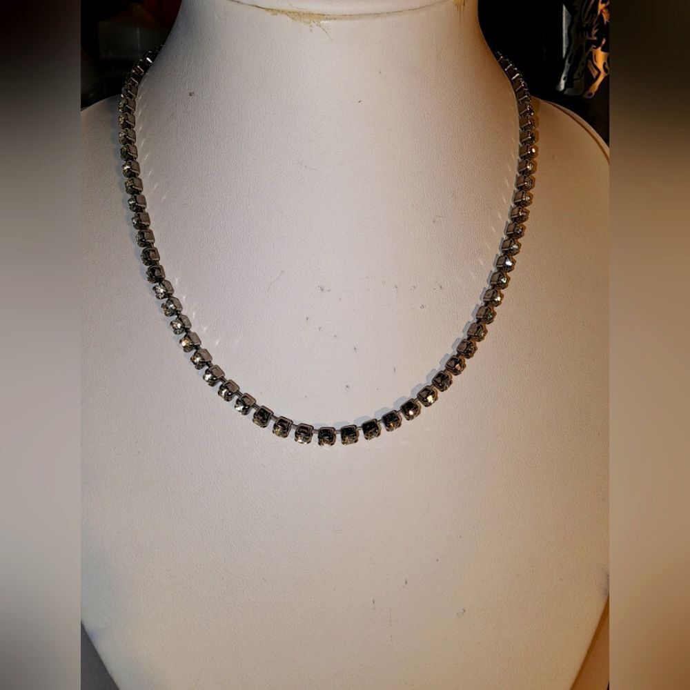 Vintage Elegant Silver Rhinestone Necklace 14" EUC